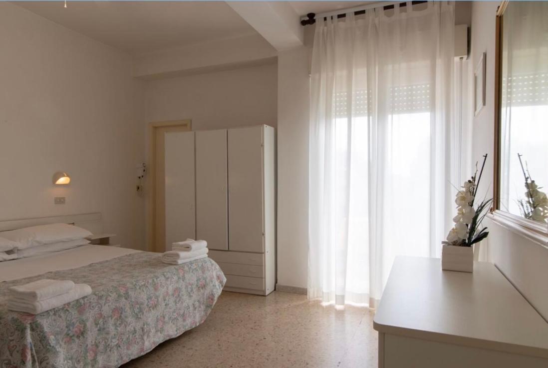 Hotel Miro Каттолика Экстерьер фото
